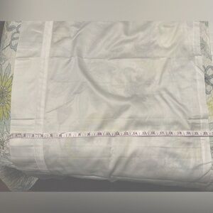 Matouk. Twin Bedskirt/ Dust Ruffle. Luxury bed linens. NWOT/new.